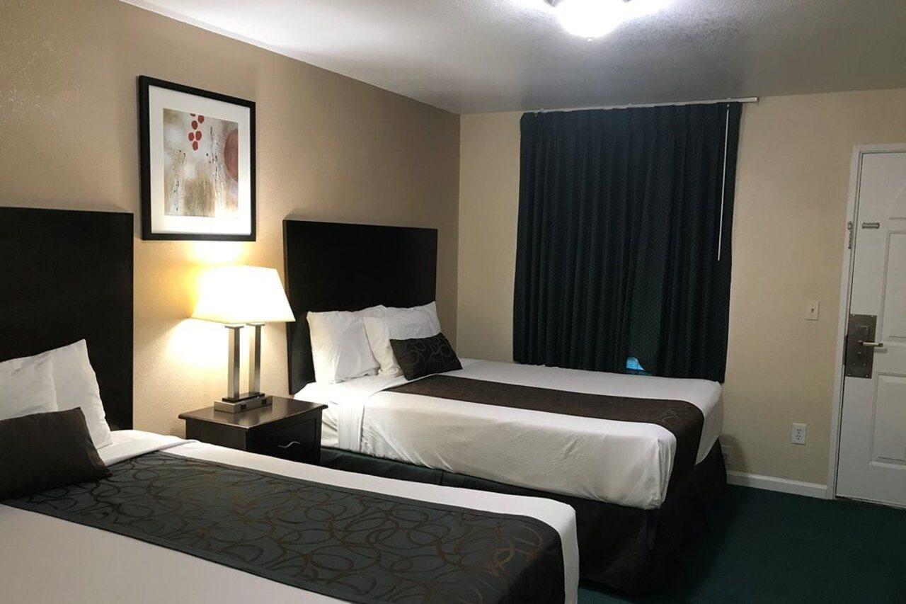 Yosemite Parkway Hotel Merced Eksteriør billede