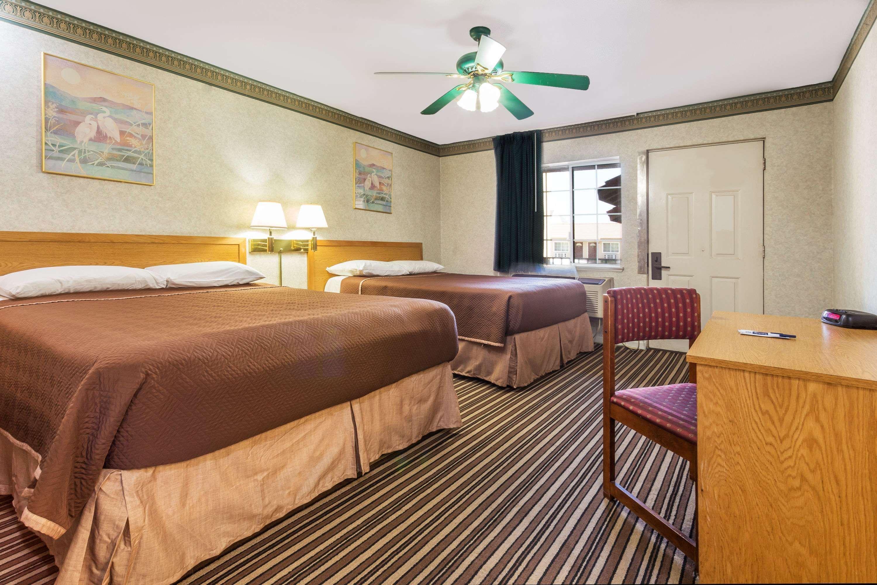 Yosemite Parkway Hotel Merced Eksteriør billede
