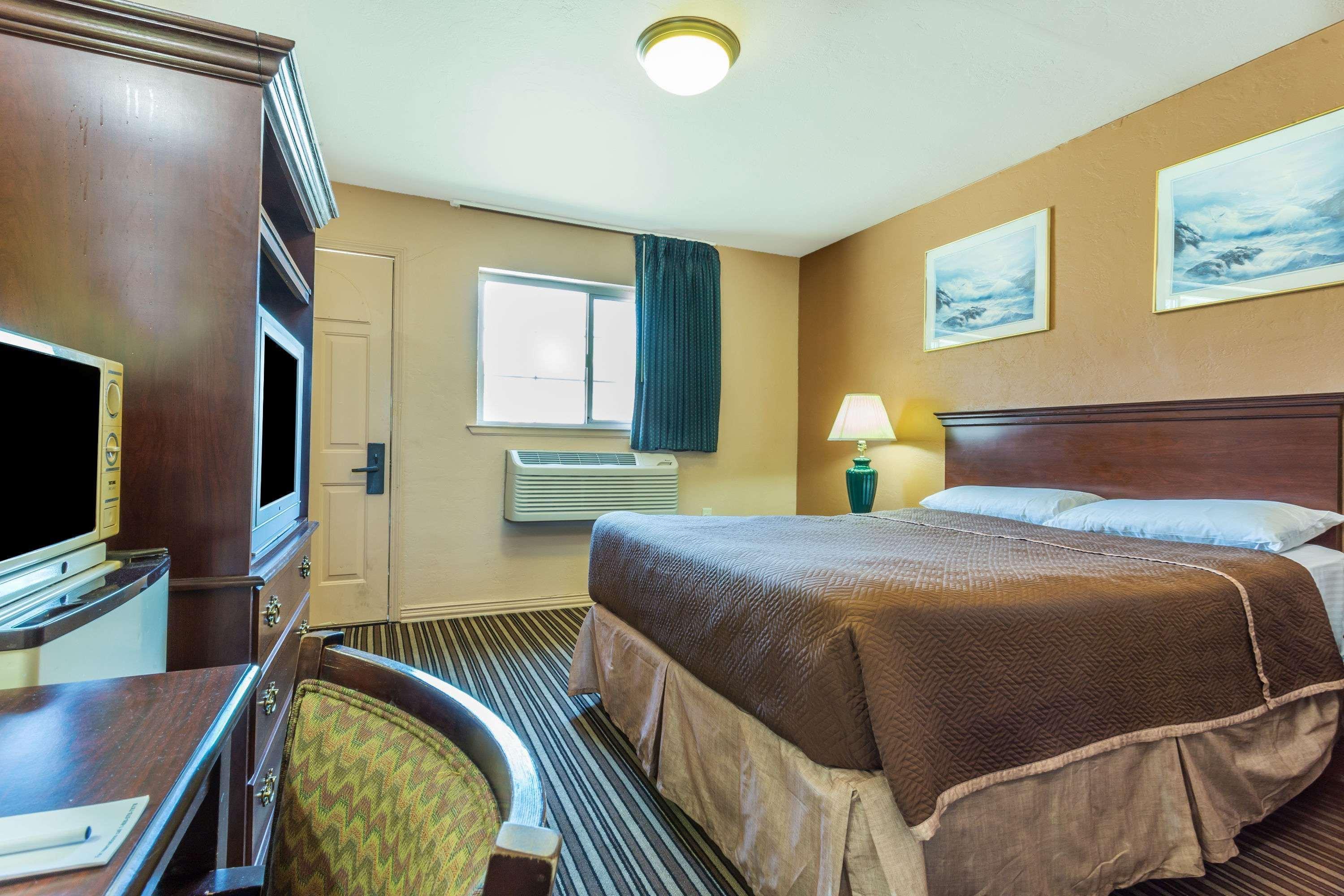 Yosemite Parkway Hotel Merced Eksteriør billede